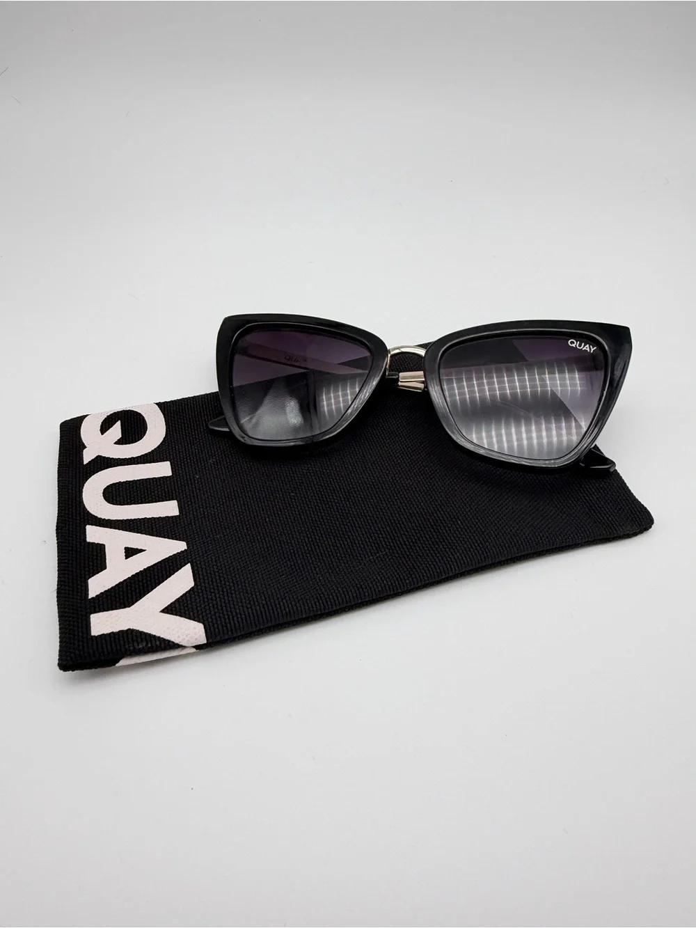 QUAY Reina Mini 125 Black Cat-Eye Sunglasses